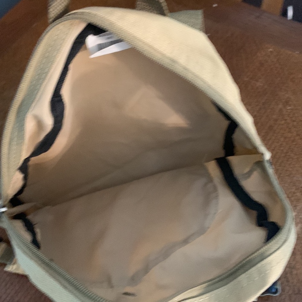 Backpack - Picture 4 of 5